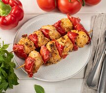Шашлычок из куриной грудки с перцем жареный