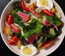 Салат с тунцом