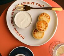 Сырники со сметаной