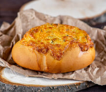 Пампушка с сыром и чесноком