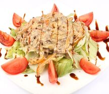 Горячий салат Тайский