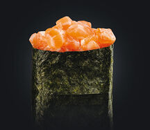 Лосось спайси гункан