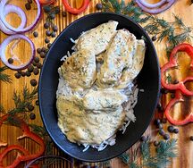 Курица в сливочном соусе с рисом