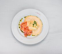 Бенедикт с лососем