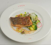 Форель с брокколи