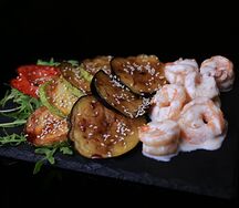 Креветки в сливочном соусе с овощами фри