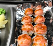 Острый запеченный ролл с лососем