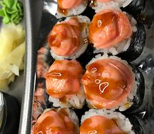 Острый запеченный ролл с курицей