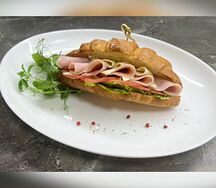 Круассан с ветчиной и сыром