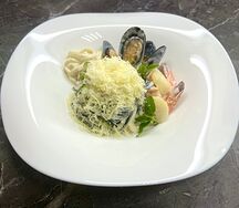 Черные спагетти с морепродуктами