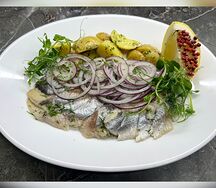 Селедочка с отварным картофелем