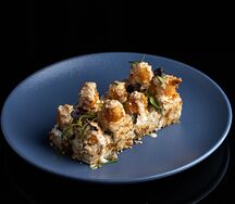 Ролл с попкорном из креветок