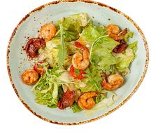 Салат теплый с креветками