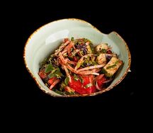 Овощной салат с аджикой