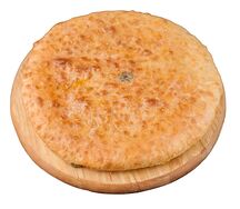 Осетинский пирог с сыром и ботвой (средний)