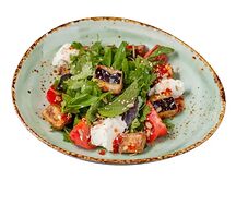 Салат с хрустящими баклажанами