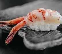 Суши сладкая креветка