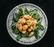 Попкорн из креветок со сладким чили майо