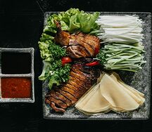 Утка по-пекински целая