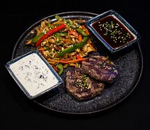 Вырезка на гриле с овощами