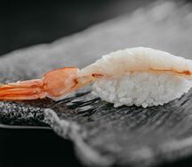 Суши тигровая креветка