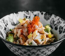 Поке с тигровой креветкой
