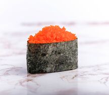 Суши с икрой масаго