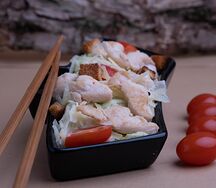 Салат Цезарь с курицей