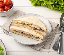 Сэндвич Треугольный с копченой курицей