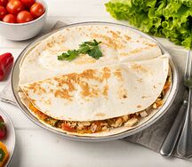 Кесадилья с курицей и сыром