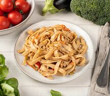 Лапша вок с курицей и овощами