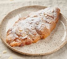 Круассан миндальный