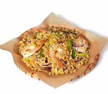 Жареный рис с карри и креветками