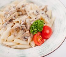 Паста Пенне с грибами в сливочном соусе