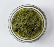 Песто с петрушкой и грецким орехом