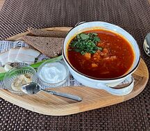 Красный борщ с говядиной