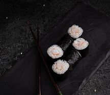 Маки с креветкой