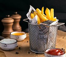 Картофель фри со спайси-соусом