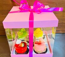 Подарочный набор из пирожных №17
