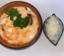 Том ям с креветками