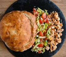 Донар с курицей и салатом