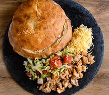 Донар с курицей, сыром и салатом