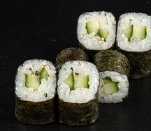 Мини-ролл с огурцом