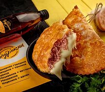 Чебурек с ветчиной и сыром