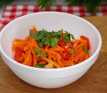 Салат острый с курицей