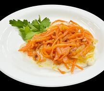 Куриная грудка под овощами