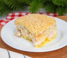 Салат слоеный с курицей и арахисом