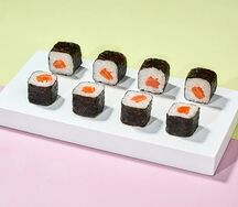 Маки с лососем