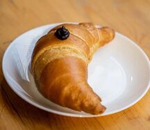 Круассан с шоколадом