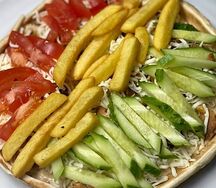 Закрытая пицца с картофелем фри